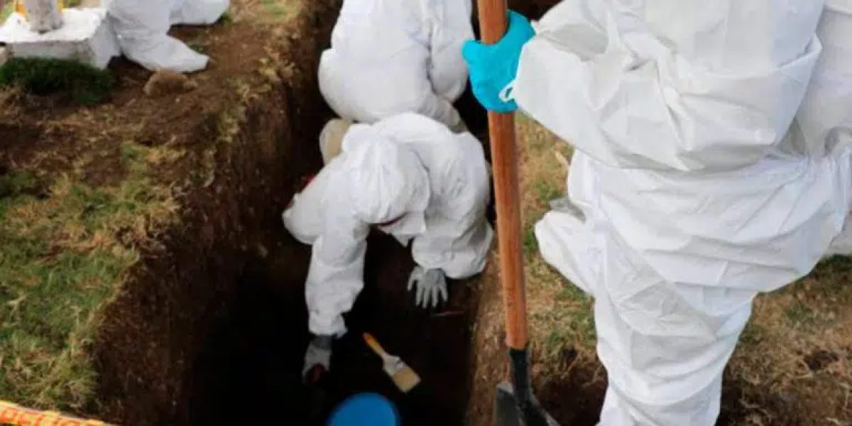 Exhumación y traslado de restos: permisos y costos para cambiar a un familiar de panteón