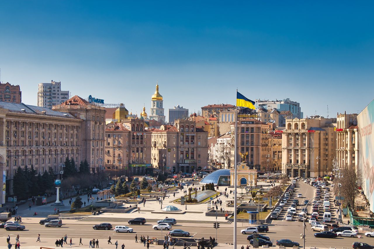 Plaza de la Independencia en Kiev, Ucrania, escenario de la guerra donde se investiga a presuntos mexicanos