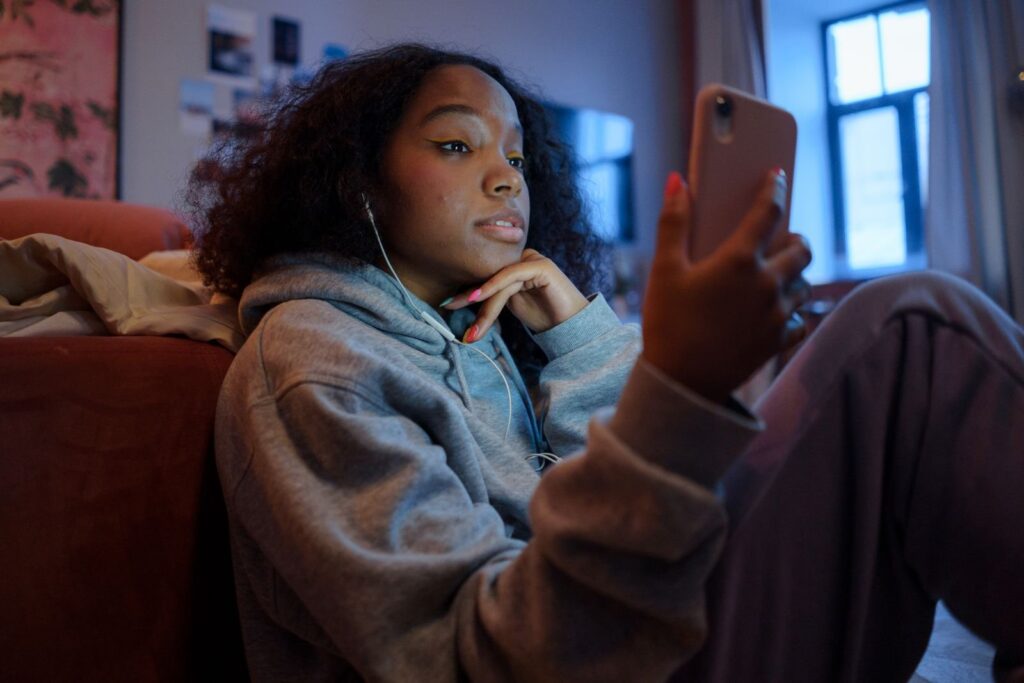 Contenido violento en redes sociales: el decreto y qué cambia