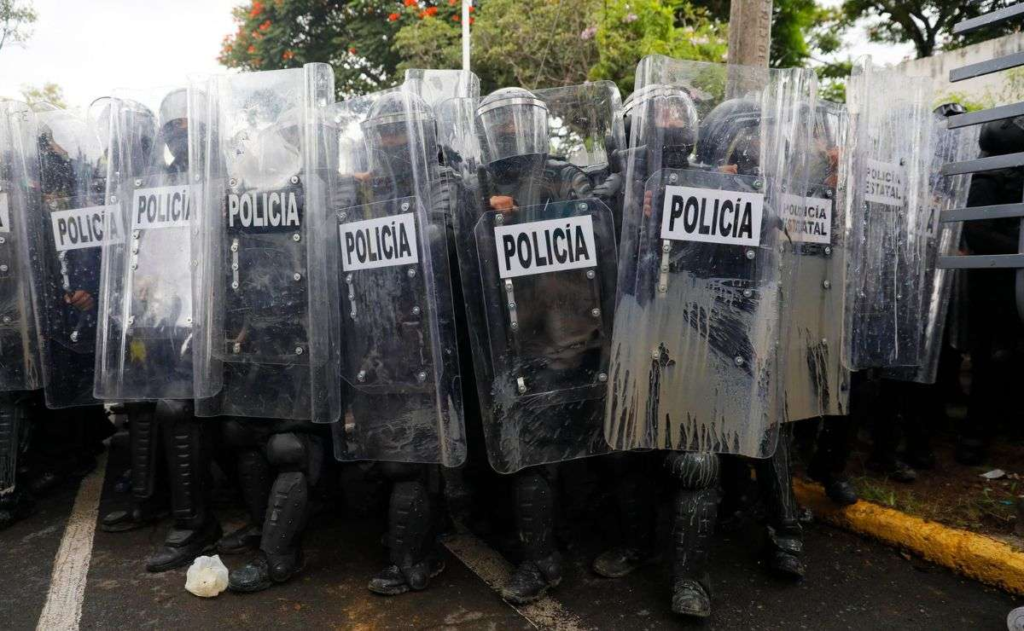 Uso excesivo de la fuerza policial en Jalisco desata exigencias de renuncia